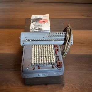 Vintage Monroe adding calculator CSA Model 1957 Non Working READ